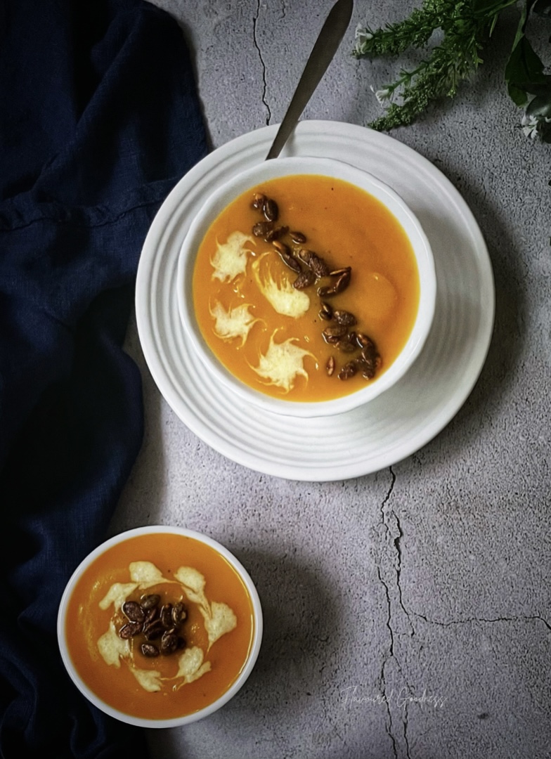 Pumpkin Carrot Soup | Super Quick low calorie Soup